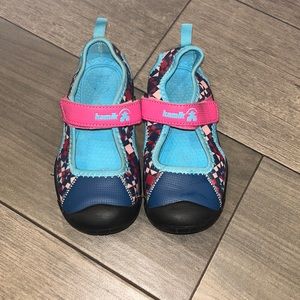 Girls Size 11 Kamik Water Summer Shoe.